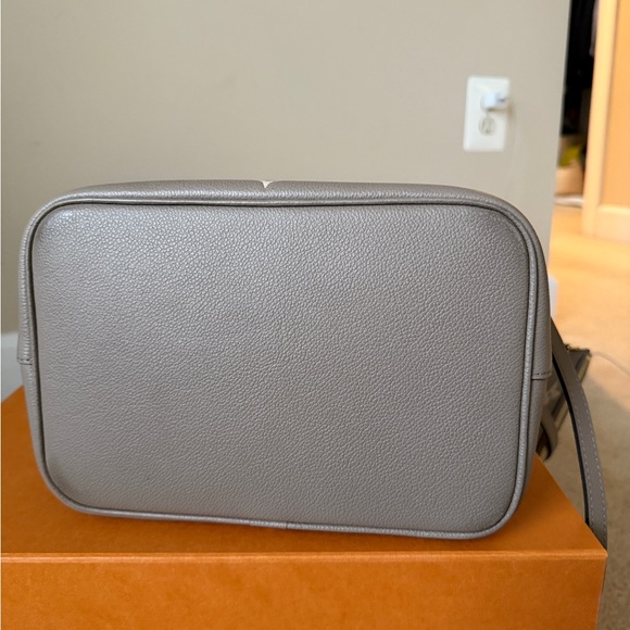 Authentic Louis Vuitton NeoNoe MM - Picture 7 of 9